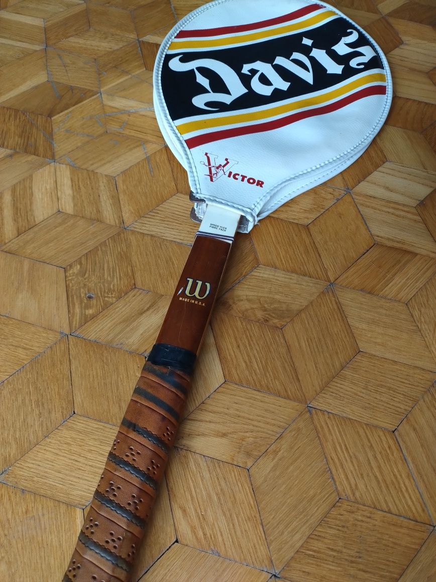 Rakieta do tenisa retro Wilson sygnowana Chris Evert z pokrowcem Davis