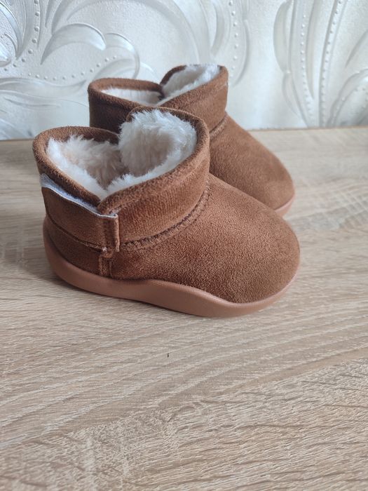 Продам дитяче зимове взуття