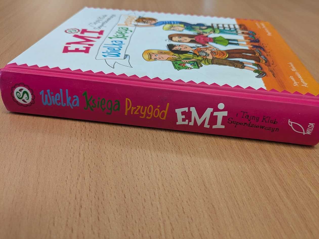 Książka - Emi i Tajny Klub Superdziewczyn. Wielka księga przygód