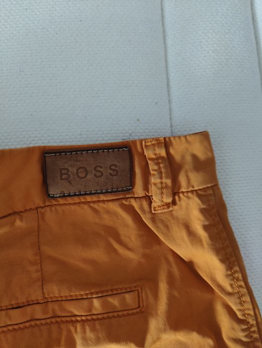 Spodnie męskie miodowe kamel długie Hugo Boss rozmiar M