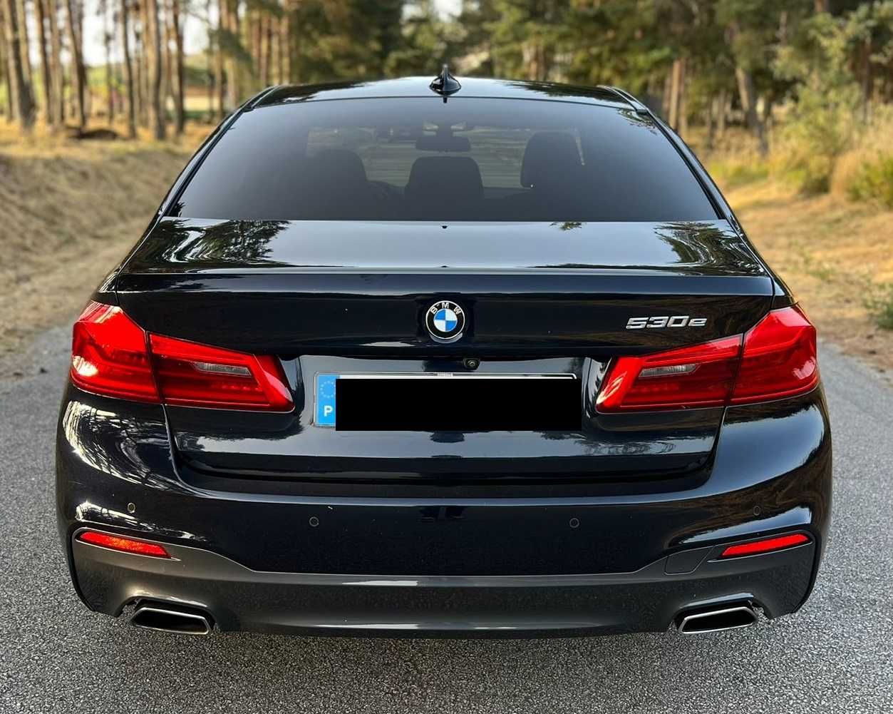 BMW 530e Pack M versão híbrida plug-in