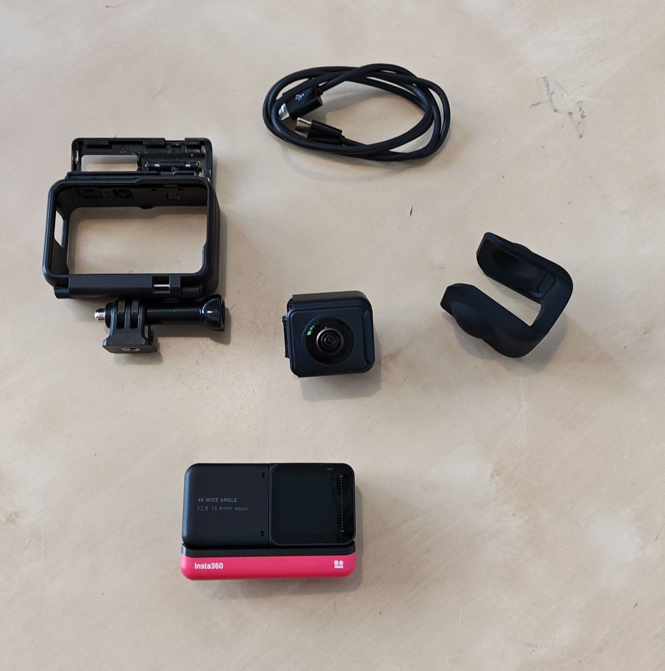 Câmera INSTA 360 One R