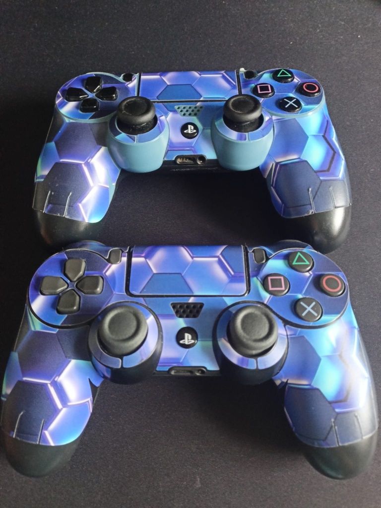 PlayStation 4 pro+8gier +2 kontrolery