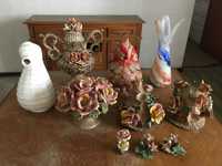 Conjunto de objetos decorativos em cerâmica