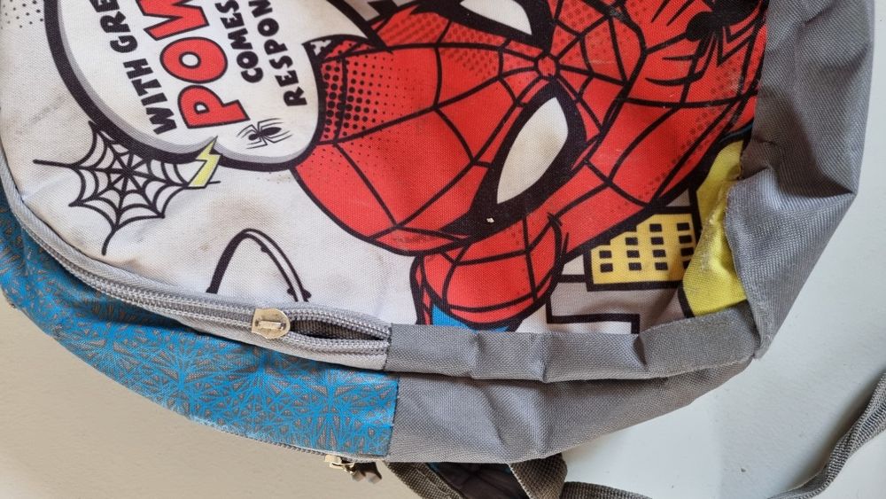 Plecak ze spidermanem - uszkodzony