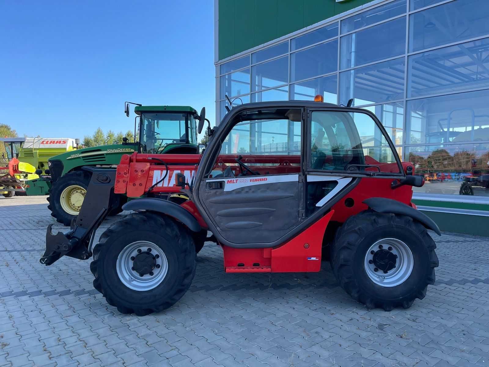 телескопічний навантажувач Manitou MT 932-2002року