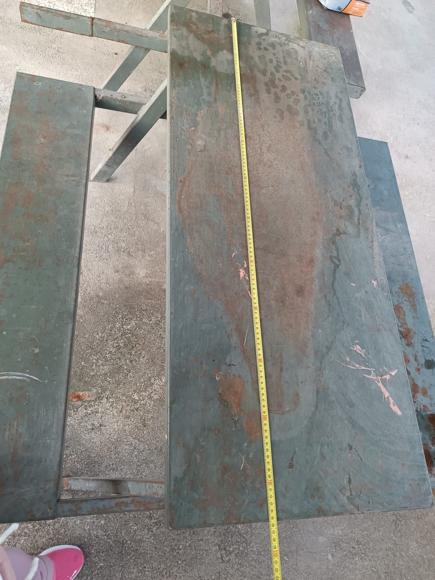 2 mesas de ferro
