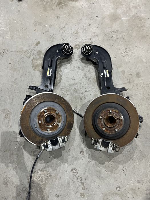 Цапфа задняя левая/правая в сборе 2wd Ford Escape mk4 2020-