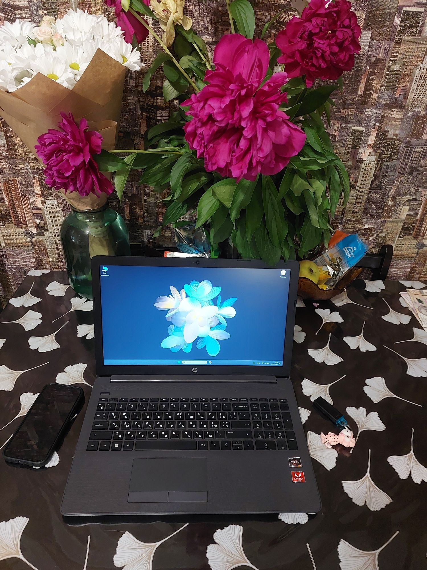 Ноутбук Потужний HP Ryzen 5 16gb ddr4 ssd 500 Vega8 4гб стан нового!