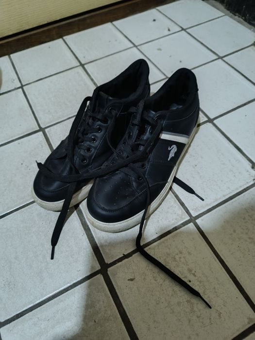 Продам кроссовки лакоста