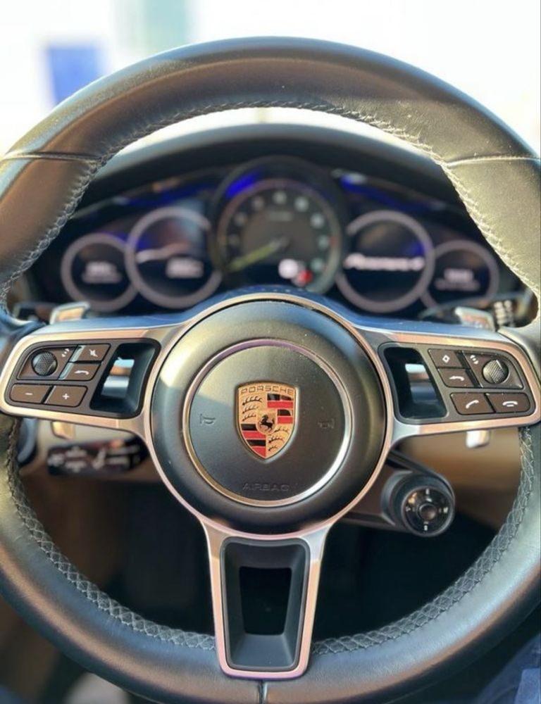 Porsche panamera 4 e-hybrid