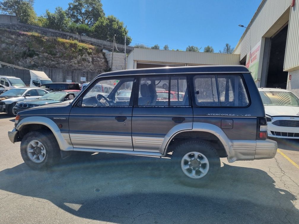 Mitsubishi Pajero 2.5 T.D Longo de 1996 para peças