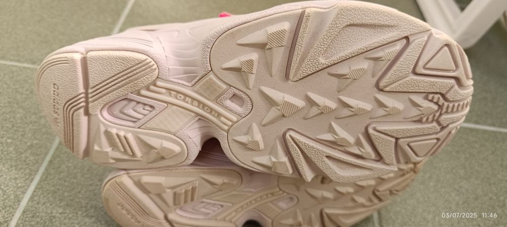 Новые кроссовки adidas