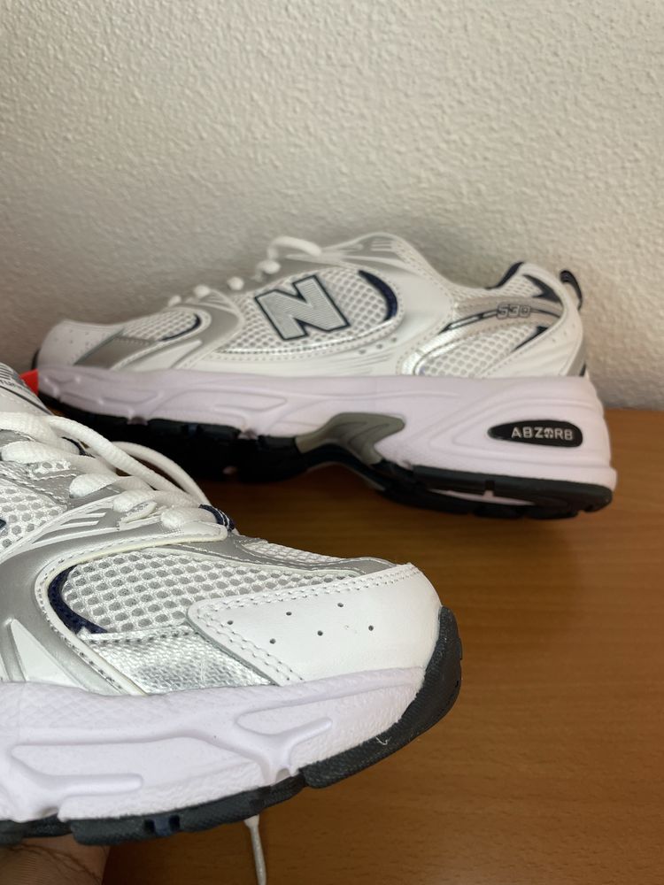 New Balance 530.
