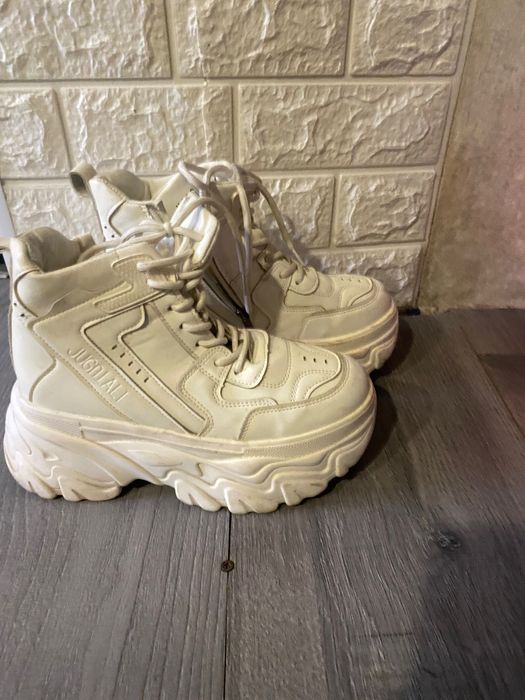 Зимові кросівки черевики 37