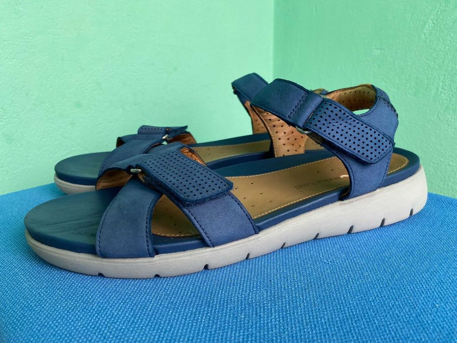 Босоніжки Clarks