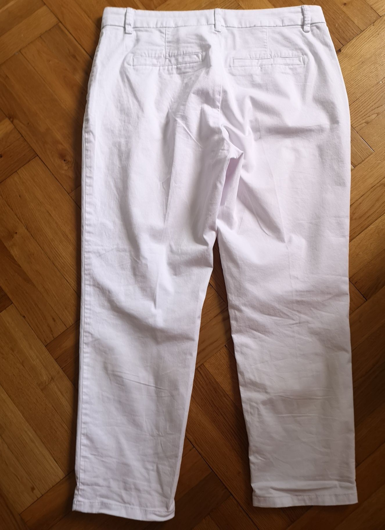 Białe chinosy bawełniane 40 L C&A