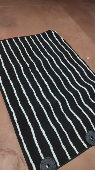 Tapete preto e branco ikea