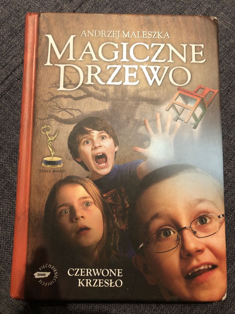 Książka - Magiczne drzewo - Czerwone Krzesło