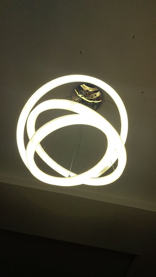 Lampa pierścienie led