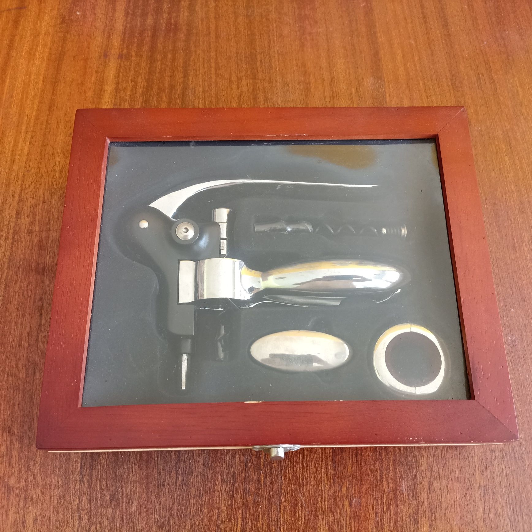 Kit acessórios para Vinho em caixa de madeira