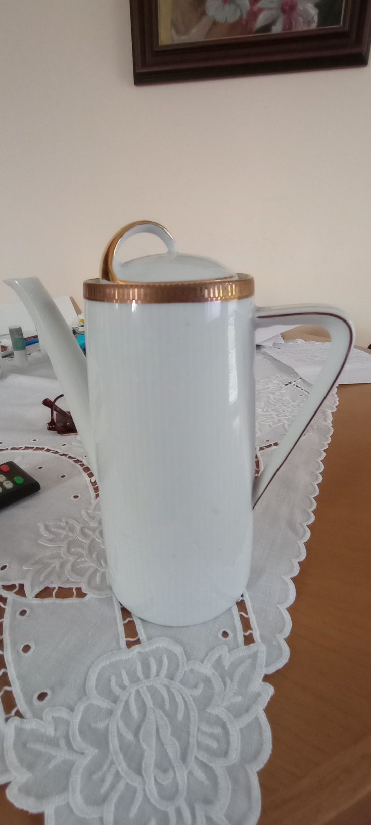Piękny dzbanek art deco biały sygnowany