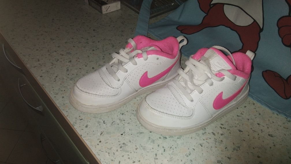 Buty dziecięce Nike r27 jak NOWE