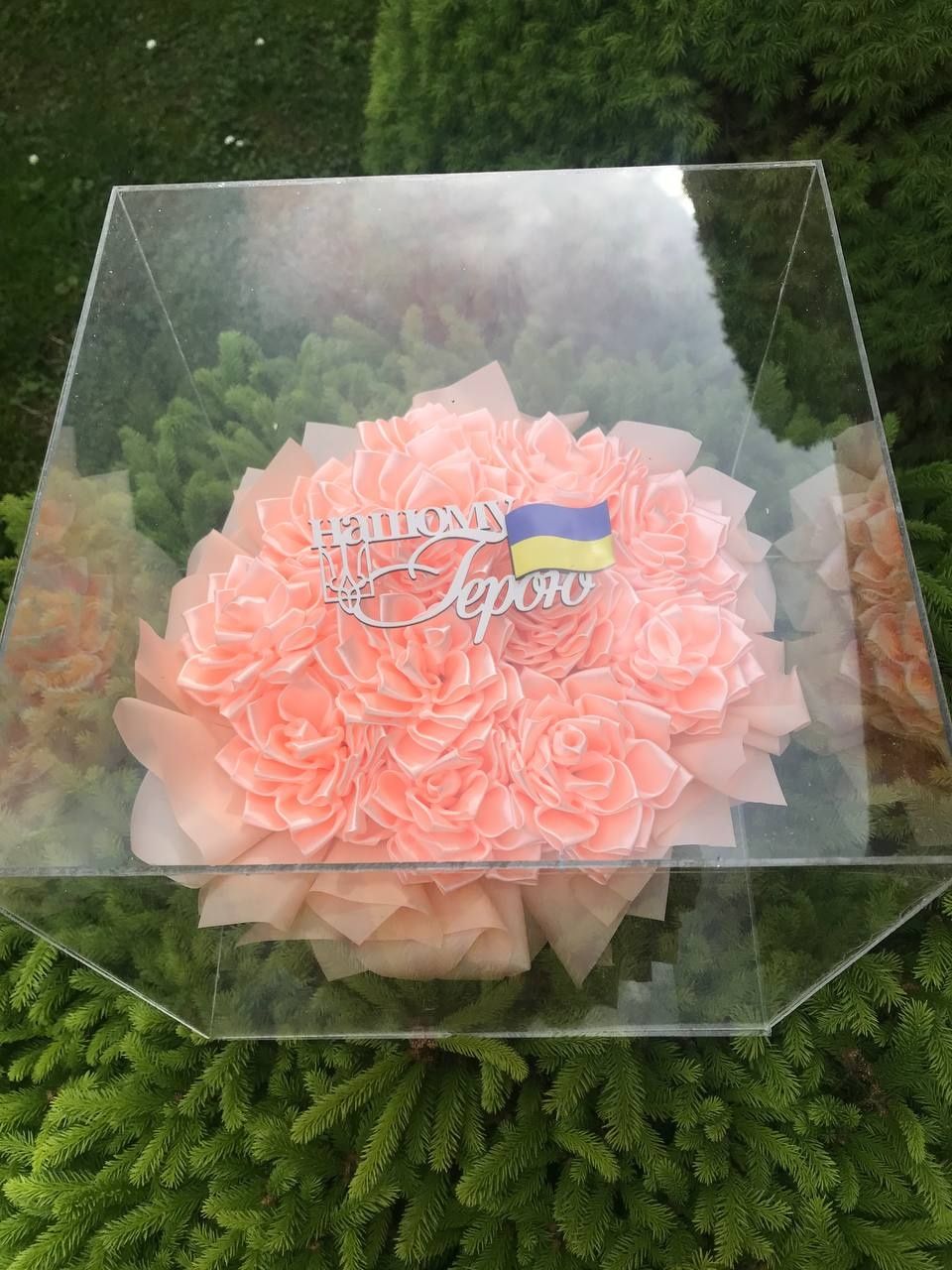 Букети з атласної стрічки, букети в кубі.
