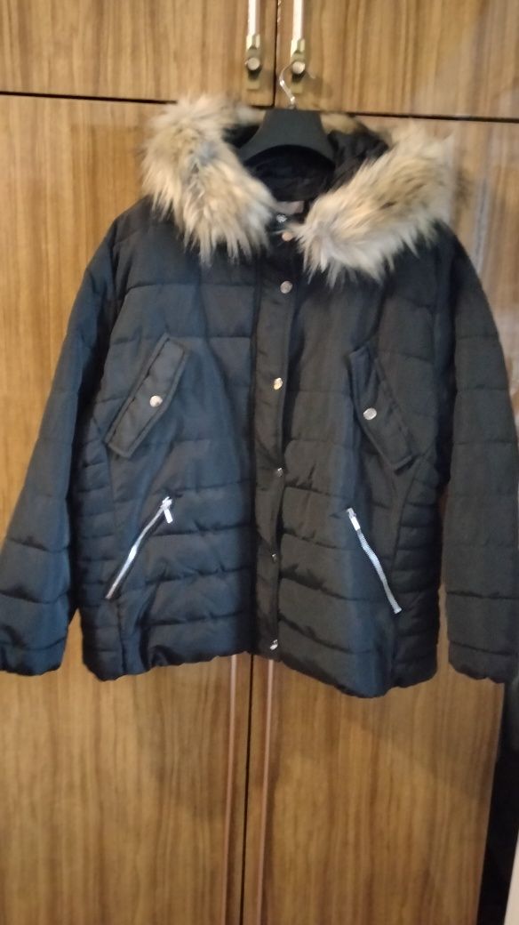 Женская зимняя куртка H&M (56 р.)