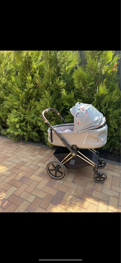 Коляска,візочок Cybex priam Koi на шассі rose gold 2021 року.Муфта