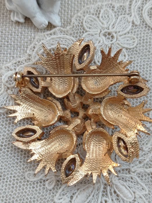 Винтажная  брошь маркирована