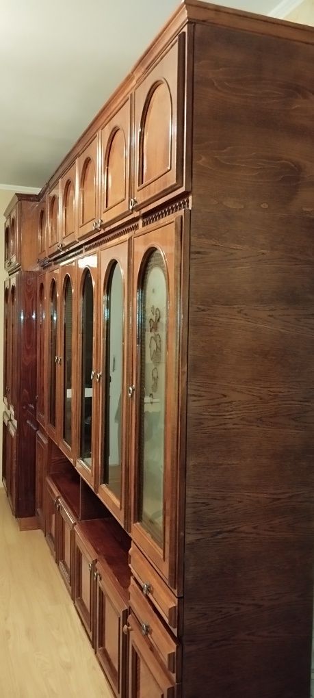 Продам мебель стенка Калина в идеальном состоянии фасады ровные петли