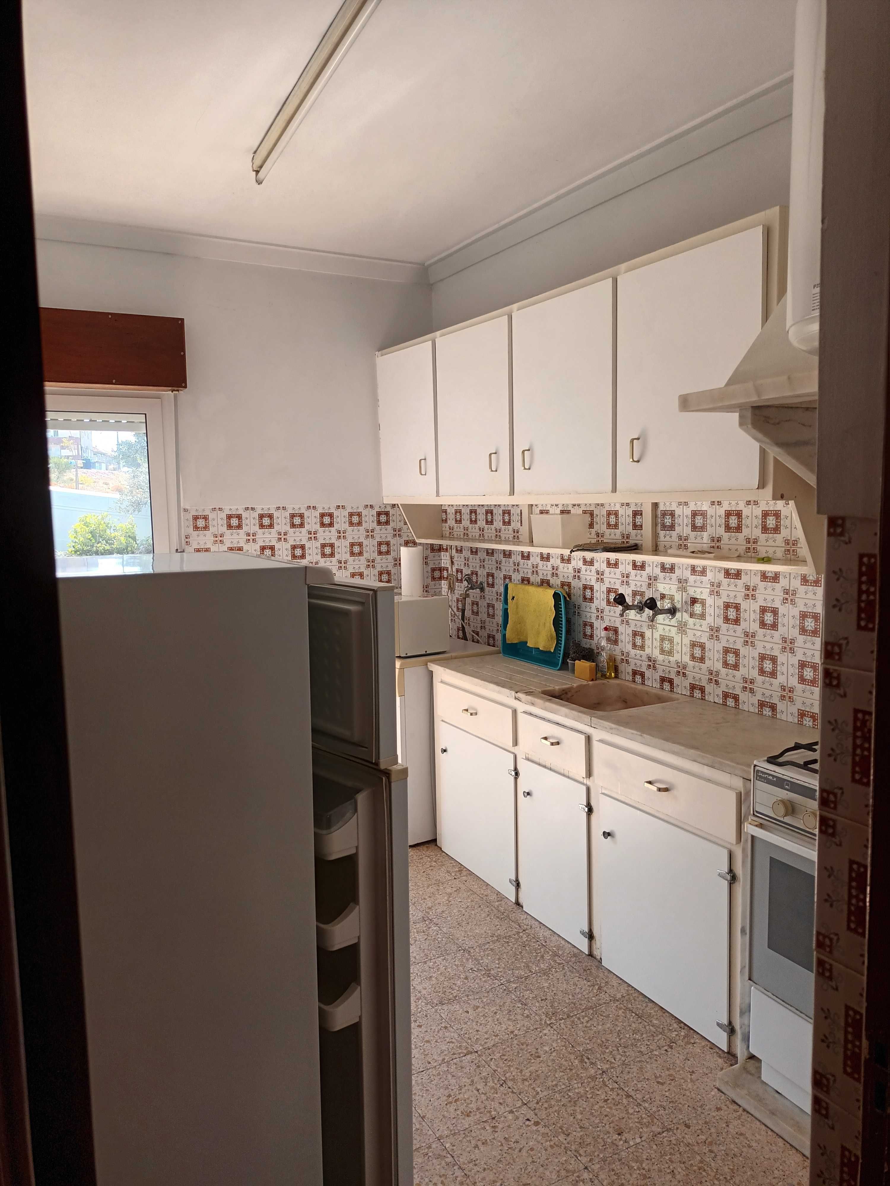 Quarto a Estudante em Apto. Freg.Santa Clara - Lisboa