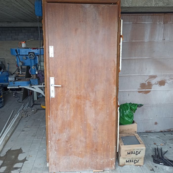 Drzwi 80 budowlane ościeżnica techniczne tymczasowe prawe