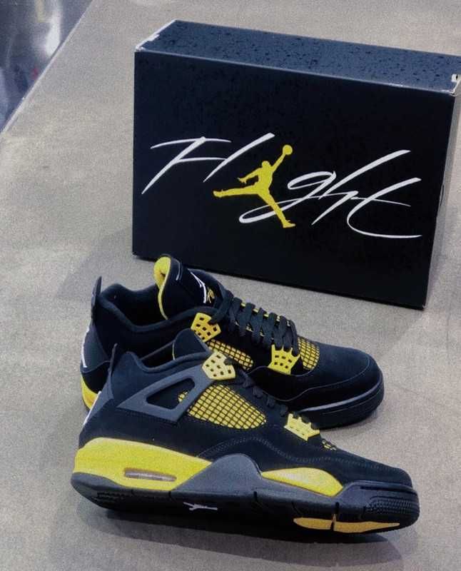 Jordan 4 Retro Thunder EU.42