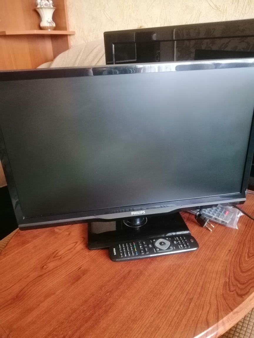 ЛСД ТВ LG Flatron M2262D