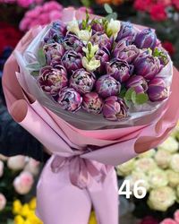 Доставка цветов Николаев. 25 пионовидных радужных тюльпанов , фрезия