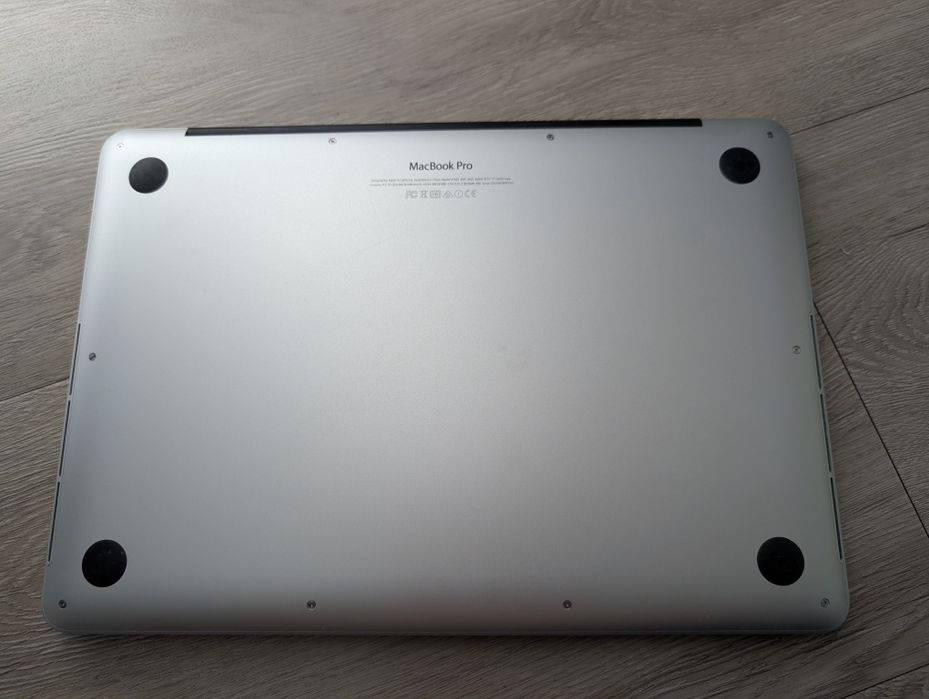 Ноутбук Apple MacBook Pro 13 2015 i5 8/128gb Retina 174 цикли ідеал