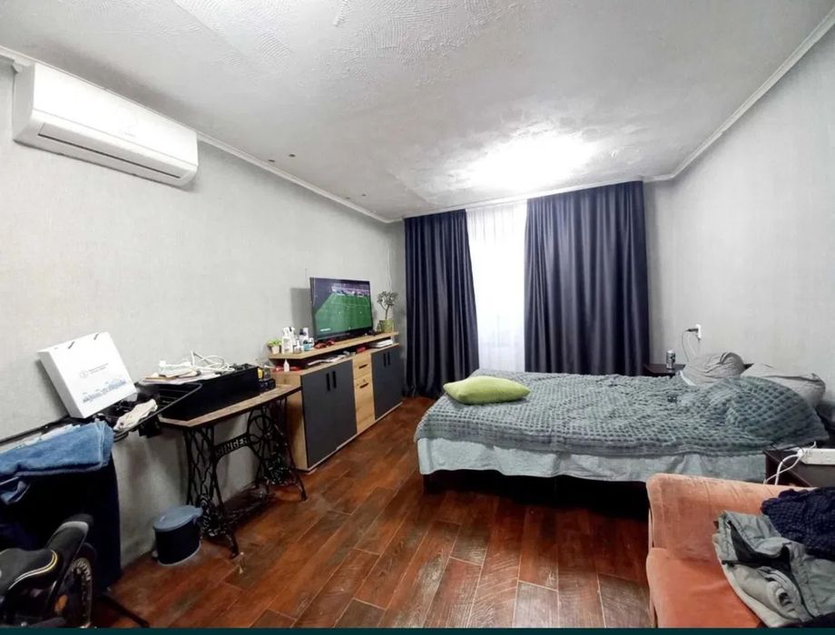 Продам двокімнатну квартиру біля Епіцентру.