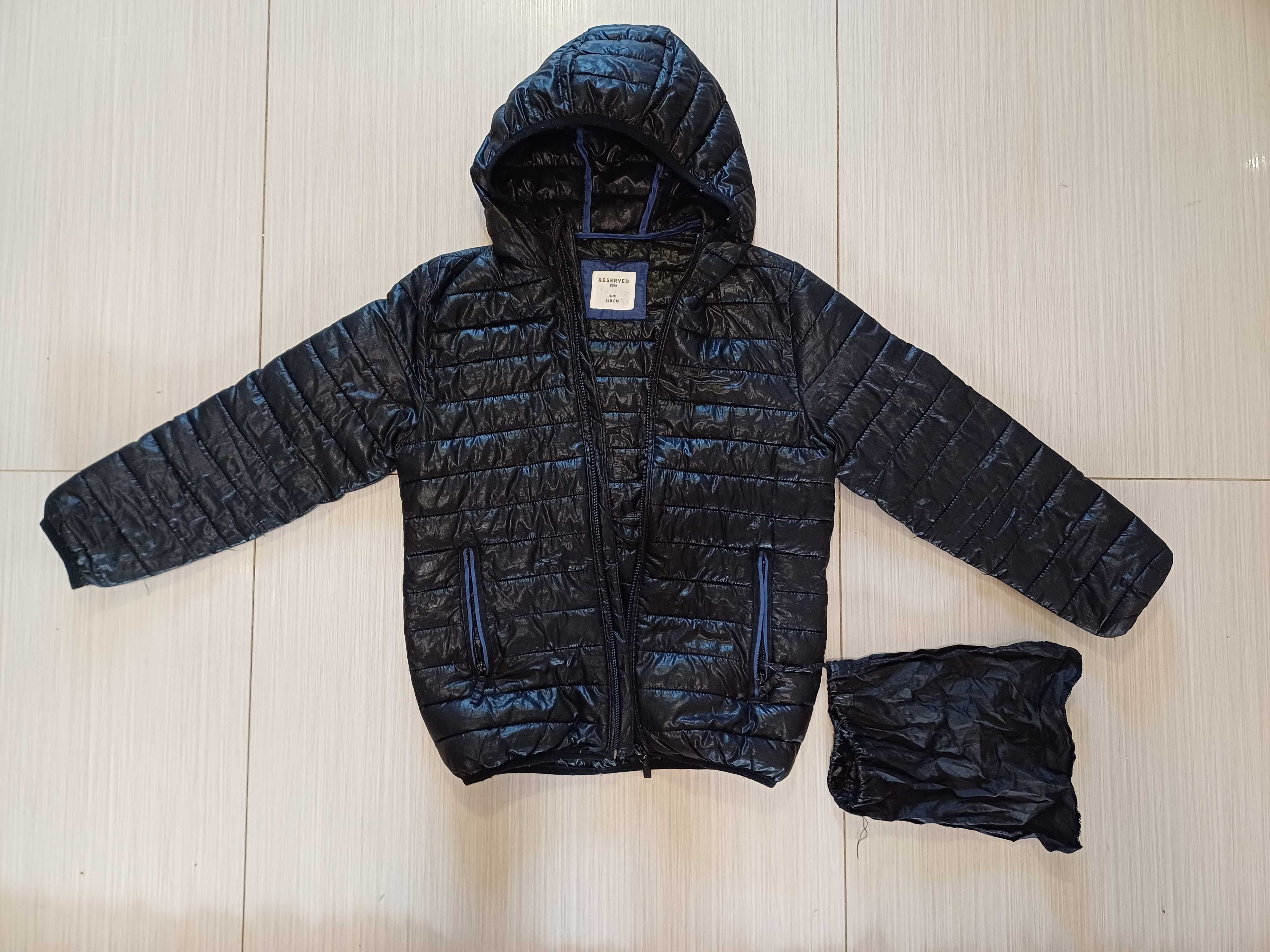 RESERVED lekka kurtka przejściówka softshell r. 140 cm czarna idealny