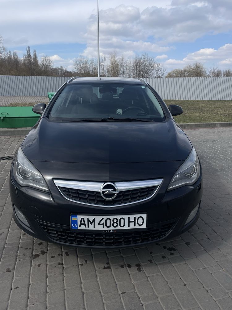 В продажу Opel Astra j