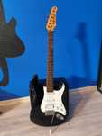Gitara elektryczna Jay Turser (stratocaster) plus wzmacniacz HB