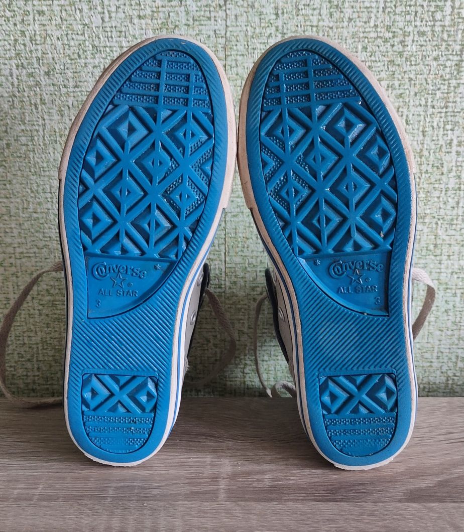 Продам оригинальные кожаные юниорские кеды Converse
