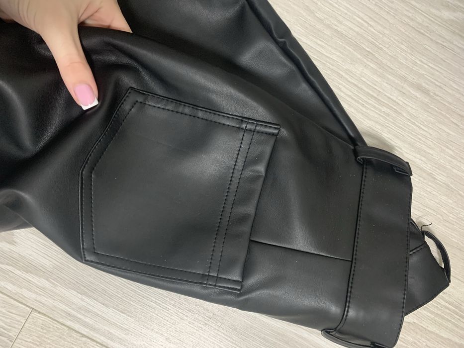 Шкіряні штани.