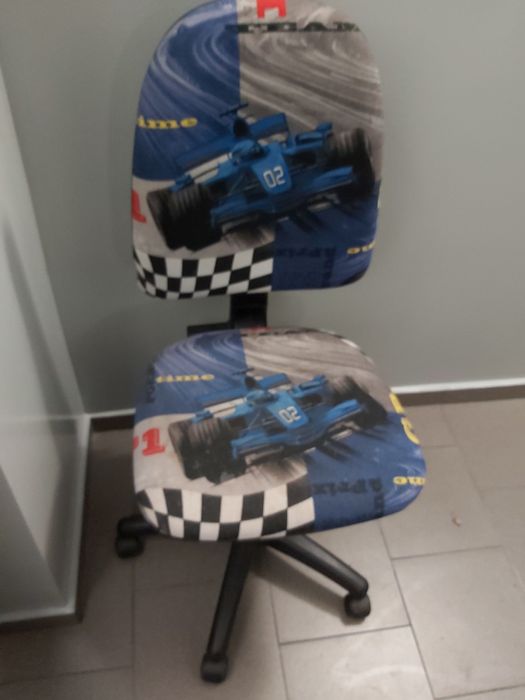 Krzesło obrotowe, biurowe dla dziecka sprawne