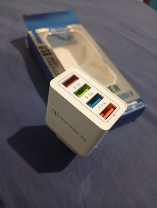 Зарядний пристрій адаптер 220v 4 USB