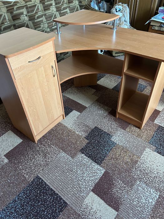 Письмовий стіл на кут