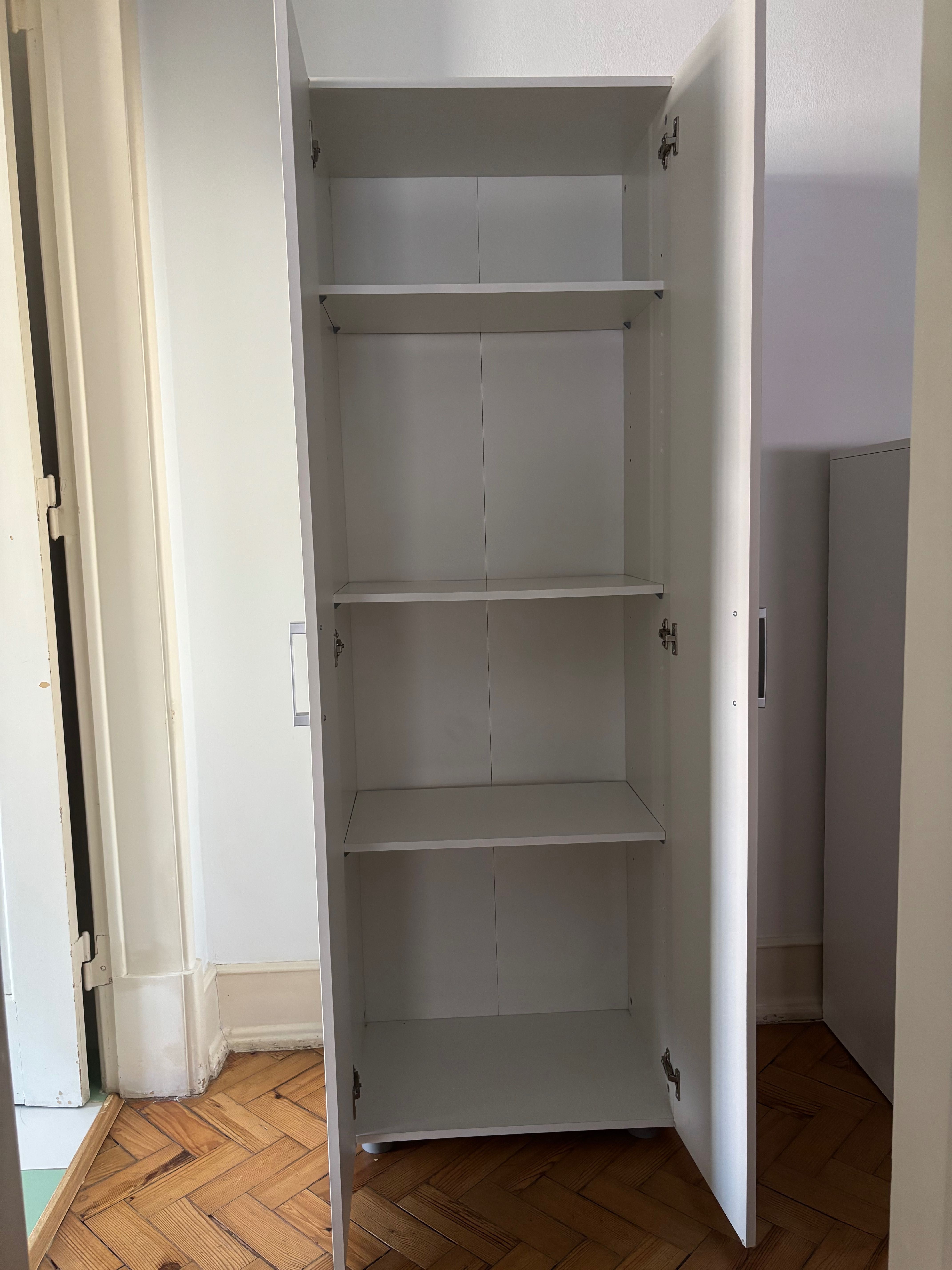 Móvel de arrumação branco