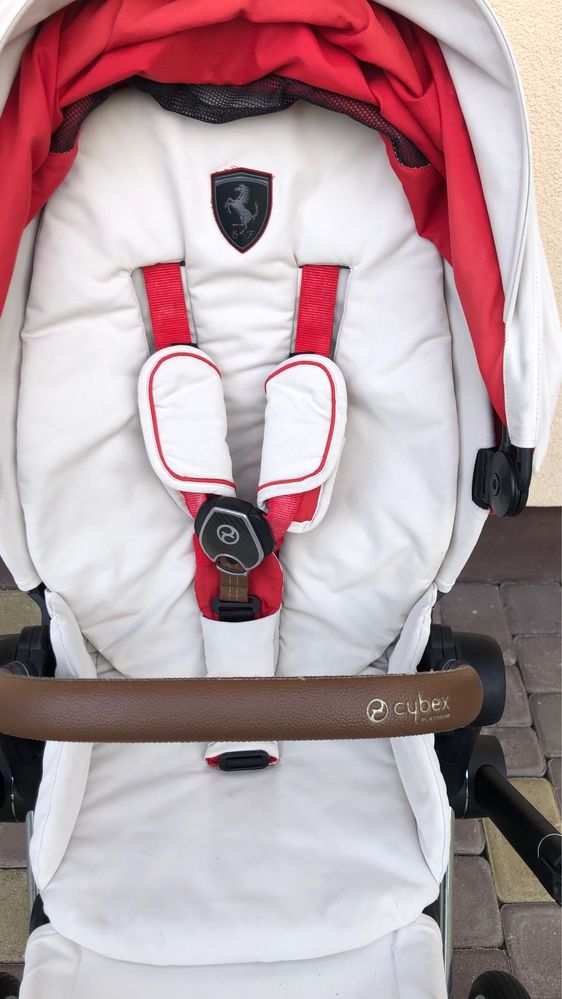 Візочок Cybex Priam Lux 4.0 Ferrari