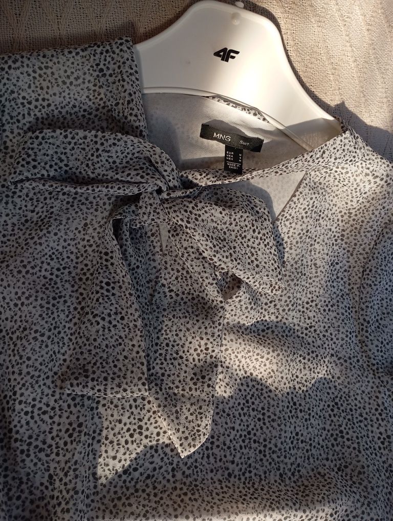 MANGO M elegancka szyfonowa sukienka w groszki do biura